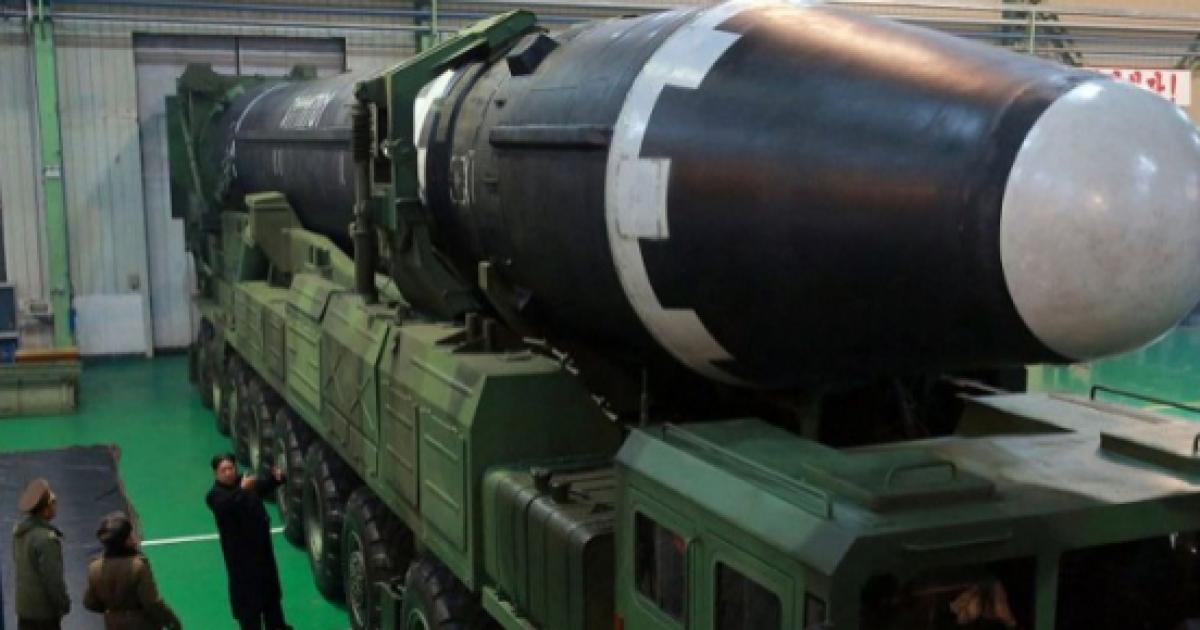 Corea del Nord, Kim Jongun mostra al mondo la sua arma più potente Corea del Nord, Kim Jongun mostra al mondo la sua arma più potente