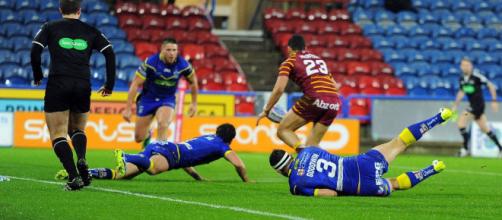 Darnell McIntosh pounces on a loose ball to register the Giants' second try. Image Source - examiner.co.uk