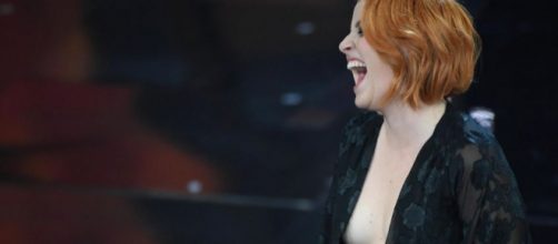 La scollatura osé di Noemi al Festival di Sanremo