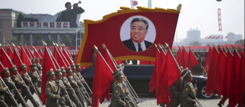Le foto della minacciosa parata militare in Corea del Nord - Il Post - ilpost.it