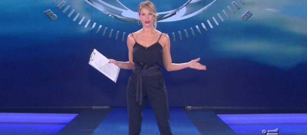 Alessia Marcuzzi furiosa dopo lo scandalo droga Alessia Marcuzzi furiosa dopo lo scandalo droga