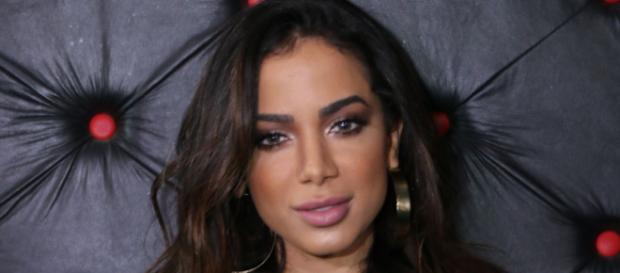 Anitta foi convidada para fazer uma palestra numa das maiores universidades do mundo Anitta foi convidada para fazer uma palestra numa das maiores universidades do mundo