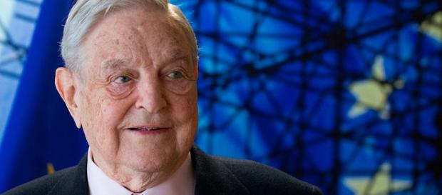 George Soros finanțează de zeci de ani organizații pentru ”cauze progresive” - Foto: metro.co.uk (OLIVIER HOSLET / AFP / Getty Images) George Soros finanțează de zeci de ani organizații pentru ”cauze progresive” - Foto: metro.co.uk (OLIVIER HOSLET / AFP / Getty Images)