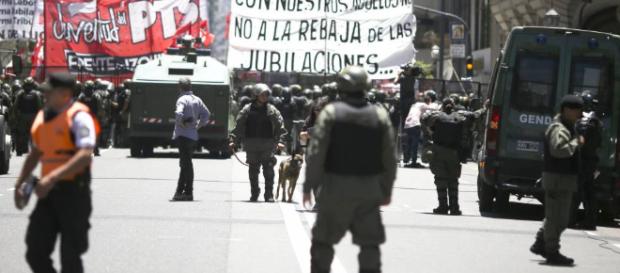 Polémica reforma pensional en Argentina se debatirá el lunes en el ... - com.co Polémica reforma pensional en Argentina se debatirá el lunes en el ... - com.co