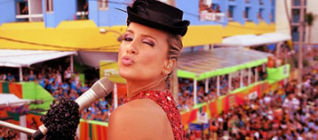 A cantora Claudia Leitte em bloco no carnaval A cantora Claudia Leitte em bloco no carnaval