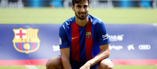André Filipe Tavares Gomes, es un jugador profesional de fútbol portugués André Filipe Tavares Gomes, es un jugador profesional de fútbol portugués