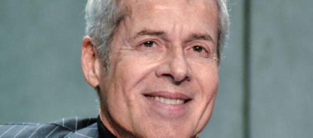Claudio Baglioni - dopo il festival di Sanremo commuove con le donazioni ai terremotati e ai bimbi africani Claudio Baglioni - dopo il festival di Sanremo commuove con le donazioni ai terremotati e ai bimbi africani