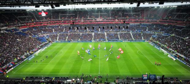 El Parc Olympique Lyonnais, también conocido como Parc OL El Parc Olympique Lyonnais, también conocido como Parc OL