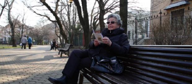 O pensionară doarme pe străzi nevinovată O pensionară doarme pe străzi nevinovată