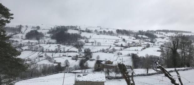 Sulita, pueblo chino cubierto de nieve. Sulita, pueblo chino cubierto de nieve.