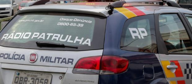 Ladrão é rendido e espancado após vítima reagir a roubo Ladrão é rendido e espancado após vítima reagir a roubo