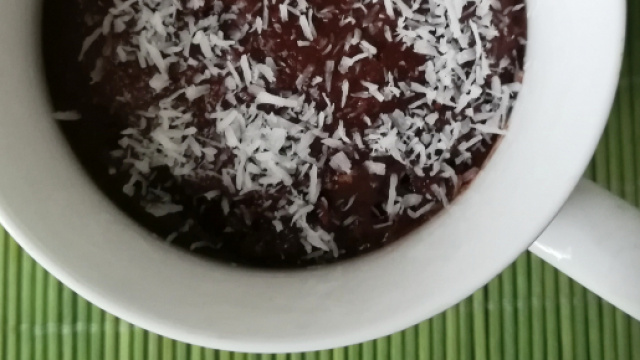 Mug Cake al cioccolato e cocco
