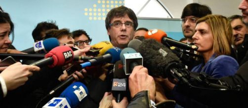 El Gobierno investiga la financiación de Puigdemont en Bruselas