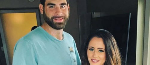 David Eason and Jenelle Evans pose in NYC. - [Photo via Facebook]