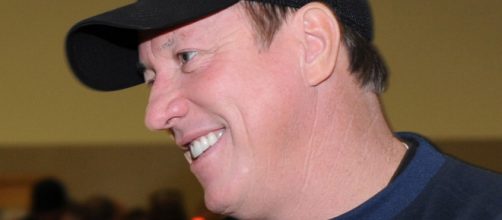 Former Buffalo Bills quarterback Jim Kelly prepares for third battle with cancer. Photo Credit: Corenthia Fennelll on Wikimedia Commons