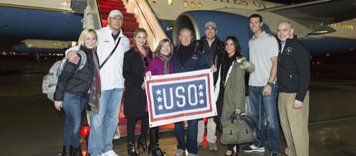 Meghan Markle with others at Andrews Air Force Base on 2014 (Image credit – D. Myles Cullen, Wikimedia Commons)