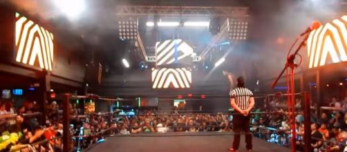 WUW Light Heavyweight Championship Match 9/9/17 - image credit - Phillip Melly | YouTube