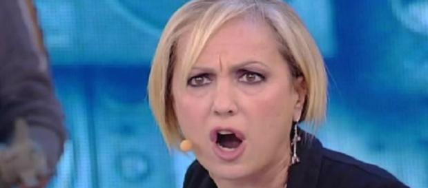 Alessandra Celentano lascia lo studio dopo un litigio con Valentina Alessandra Celentano lascia lo studio dopo un litigio con Valentina