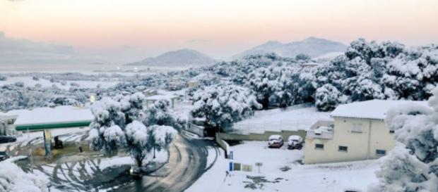 Chute de neige historique sur le littoral corse - Le Parisien - leparisien.fr Chute de neige historique sur le littoral corse - Le Parisien - leparisien.fr