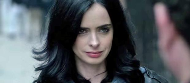 Jessica Jones es una mujer con poderes sorprendentes Jessica Jones es una mujer con poderes sorprendentes