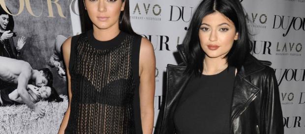Little Kendall and Kylie Jenner Sit on Santa's Lap in Joll… | Flickr - flickr.com Little Kendall and Kylie Jenner Sit on Santa's Lap in Joll… | Flickr - flickr.com