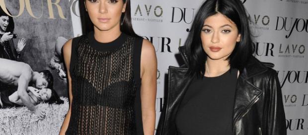 Little Kendall and Kylie Jenner Sit on Santa's Lap in Joll… | Flickr - flickr.com Little Kendall and Kylie Jenner Sit on Santa's Lap in Joll… | Flickr - flickr.com