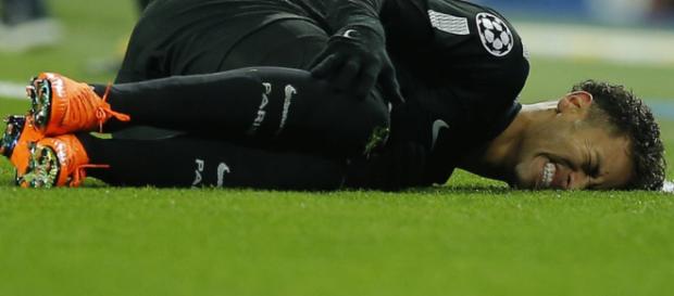Neymar ha deciso di operarsi, niente Real Madrid Neymar ha deciso di operarsi, niente Real Madrid