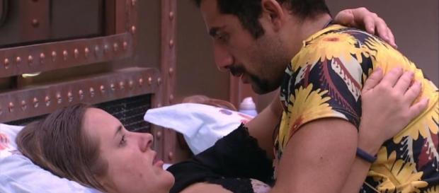 'Por que tu tem medo de eu te beijar?', pergunta Patrícia 'Por que tu tem medo de eu te beijar?', pergunta Patrícia