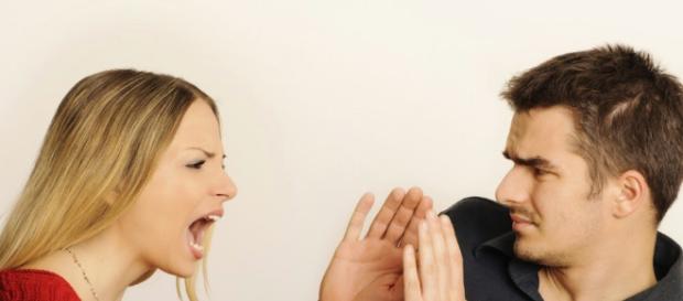Sugerencia: Deje de criticar las acciones de su pareja Sugerencia: Deje de criticar las acciones de su pareja