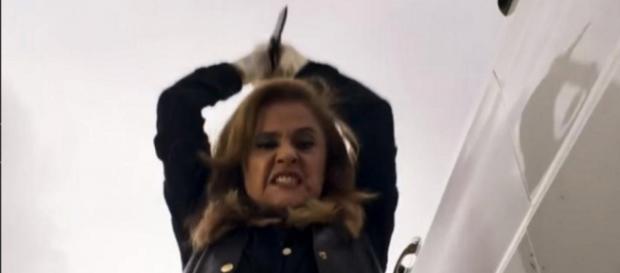Sophia 'mãos de tesoura' vira meme após morte em 'O Outro Lado do ... - com.br Sophia 'mãos de tesoura' vira meme após morte em 'O Outro Lado do ... - com.br