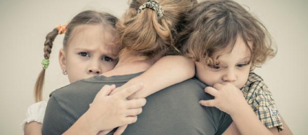 Tienes que ayudar a los niños a sufrir Tienes que ayudar a los niños a sufrir