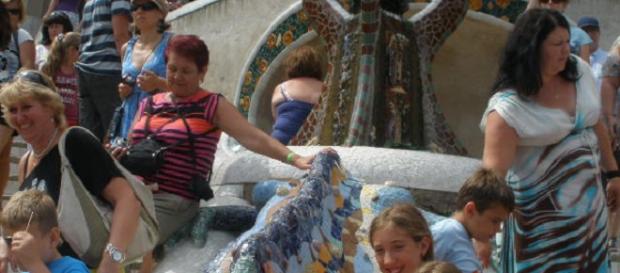 Turistas en el Parc Güell de Barcelona. (Foto del Autor) Turistas en el Parc Güell de Barcelona. (Foto del Autor)