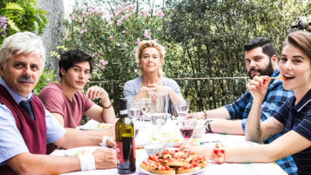 PUOI BACIARE LO SPOSO - Clip - La dichiarazione - trailer film ... - ivid.it