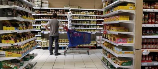 Amazon lancia la distribuzione del fresco, Carrefour e Auchan in pericolo