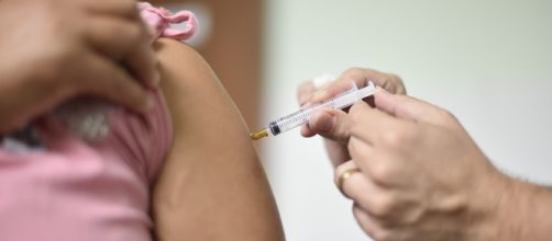 Tribunale autorizza un papà a vaccinare la figlia contro il volere della mamma