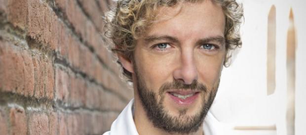 Alessandro D'Avenia e il suo ultimo romanzo a racconti "Ogni storia è una storia d'amore" Alessandro D'Avenia e il suo ultimo romanzo a racconti "Ogni storia è una storia d'amore"