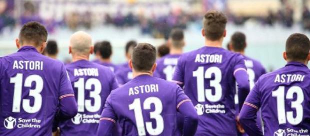 Maillots floqués du nom de Davide Astori et son numéro 13 à l'échauffement Maillots floqués du nom de Davide Astori et son numéro 13 à l'échauffement