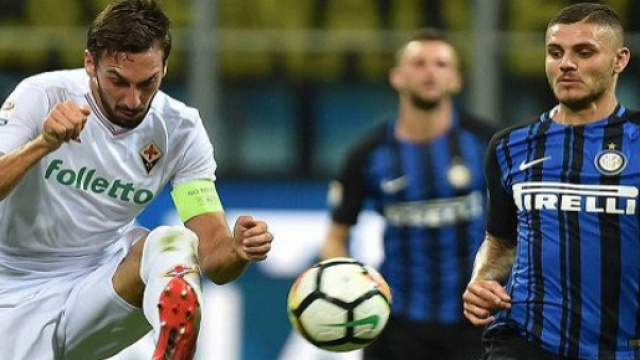 Mauro Icardi e Davide Astori in azione