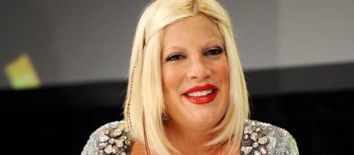 Tori Spelling and Dean McDermott forced to leave dinner with kids after argument breaks out. [image credit YouTube/Hollywscoop]