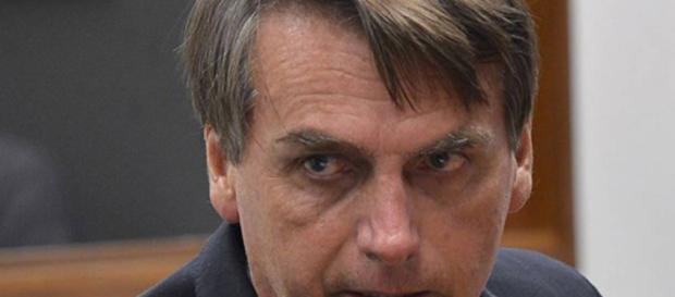 Bolsonaro foi um dos que trocou de partido Bolsonaro foi um dos que trocou de partido
