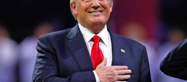 El presidente Donald Trump solo olvidó las palabras para el nacional El presidente Donald Trump solo olvidó las palabras para el nacional