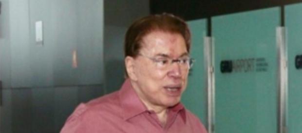 Silvio Santos é flagrado em aeroporto. (Foto internet). Silvio Santos é flagrado em aeroporto. (Foto internet).
