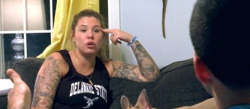 Kailyn Lowry talks to Javi on 'Teen Mom 2.' [Photo via MTV/YouTube]