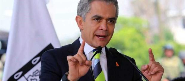 CAÍDA DE MANCERA ANTE LA OPINIÓN PúBLICA, HACE HISTORIA. – Politikkón - politikkon.com CAÍDA DE MANCERA ANTE LA OPINIÓN PúBLICA, HACE HISTORIA. – Politikkón - politikkon.com