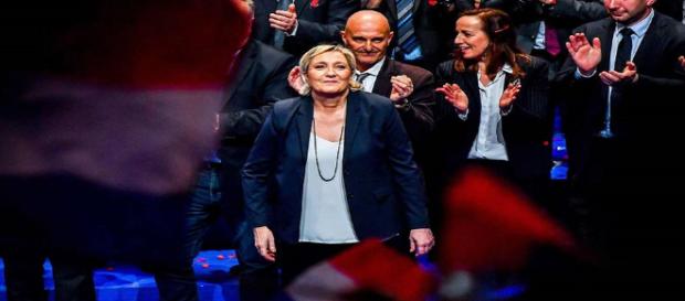 Congrès du FN : le parti change de nom, Marine Le Pen réélue à sa tête Congrès du FN : le parti change de nom, Marine Le Pen réélue à sa tête