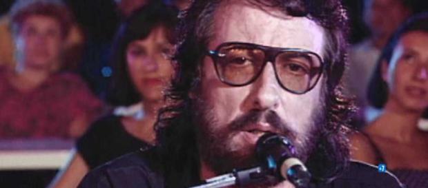 Eugeni Jofre en una de sus muchas actuaciones para un programa televisivo, con su aspecto y expresión seria de siempre para los chistes. Eugeni Jofre en una de sus muchas actuaciones para un programa televisivo, con su aspecto y expresión seria de siempre para los chistes.