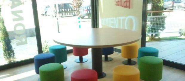 Foto: Puff Macdonals de Tapizados Sofanin #866218 - Habitissimo - habitissimo.es Foto: Puff Macdonals de Tapizados Sofanin #866218 - Habitissimo - habitissimo.es