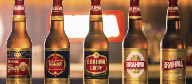 Mostrando os rótulos dos anos que o Brasil foi campeão mundial, Brahma lança campanha para Copa Mostrando os rótulos dos anos que o Brasil foi campeão mundial, Brahma lança campanha para Copa