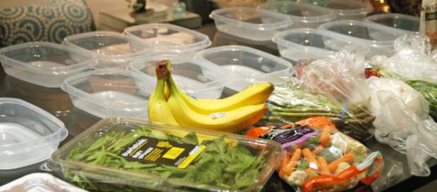 Photograph of meal preparation set up - Wendywatson94 via Wikimedia Commons Photograph of meal preparation set up - Wendywatson94 via Wikimedia Commons