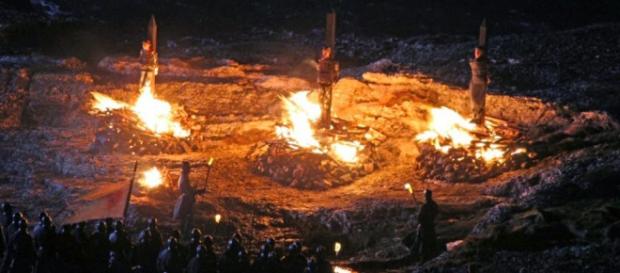 R'hllor, el señor de luz representado por el fuego R'hllor, el señor de luz representado por el fuego